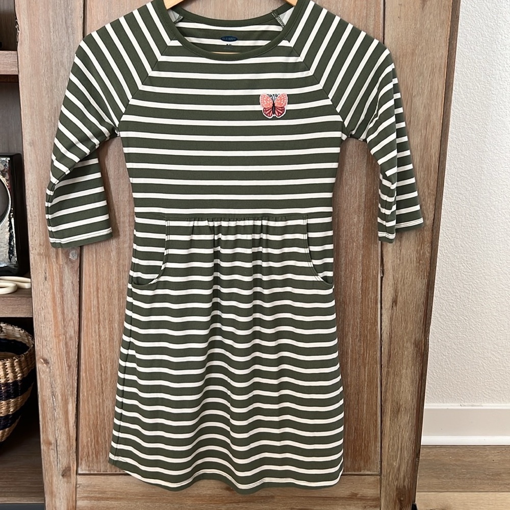 💚BUY 3 for $15💚 💚Almost New Old Navy Girls Striped long sleeve dress size M (8)